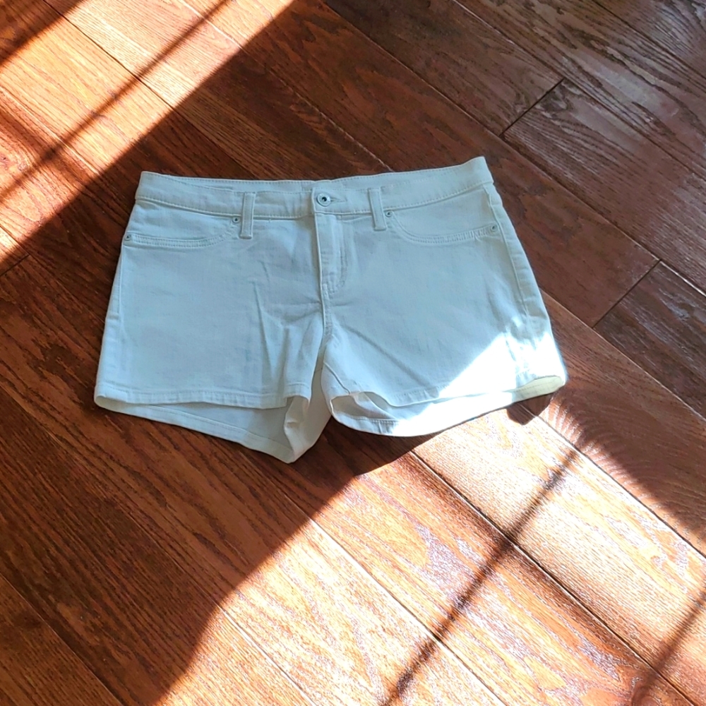 NWOT NEVER WORN WHITE SHORTS